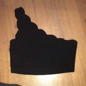 one shoulder black crop top